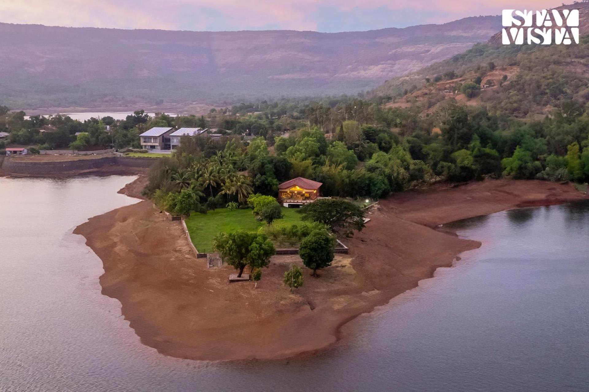 Stayvista At Three Shores With Lake View & Alfresco Dining Khamshet Kültér fotó