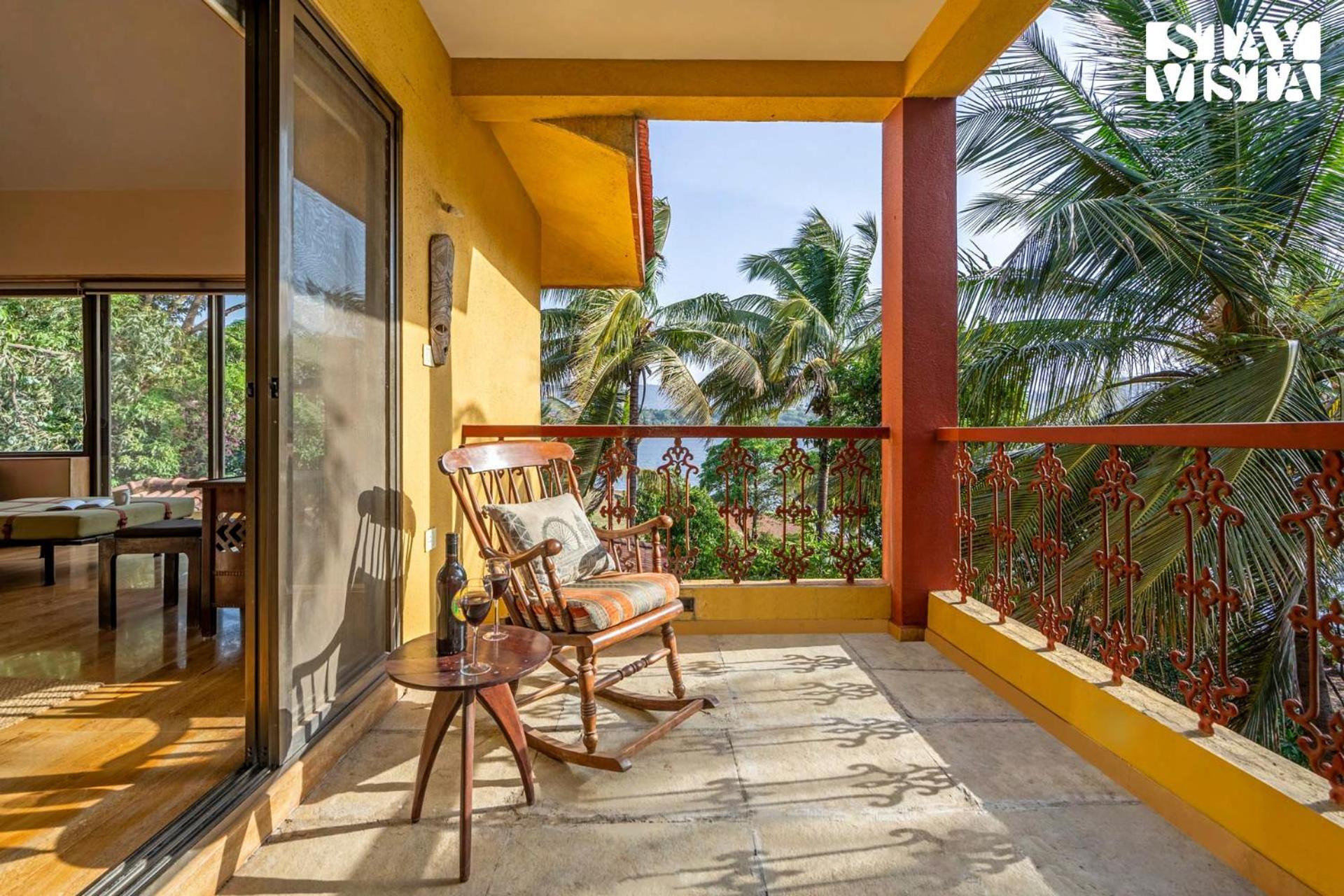 Stayvista At Three Shores With Lake View & Alfresco Dining Khamshet Kültér fotó